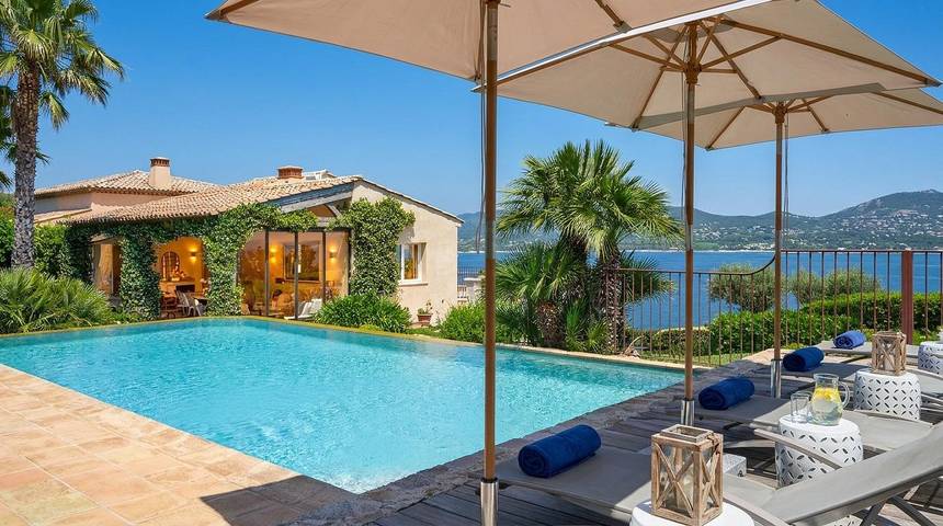Villa für 8 Personen, mit Meerblick und Pool sowie Garten