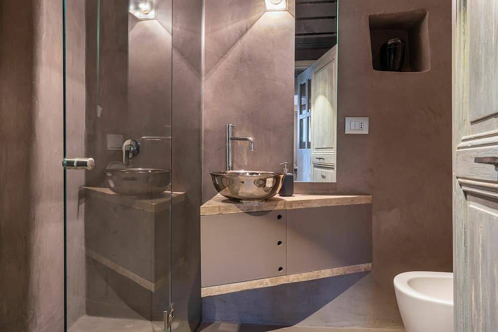 Ganze Wohnung, Schöne Wohnung für 3 Leute mit  W-Lan, Tv, Balkon und Parkplatz in Torre Papone, Pietrabruna