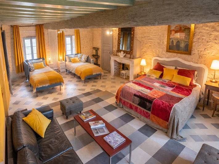 Schloss für 8 Personen, mit Terrasse und Pool in Frankreich - 4