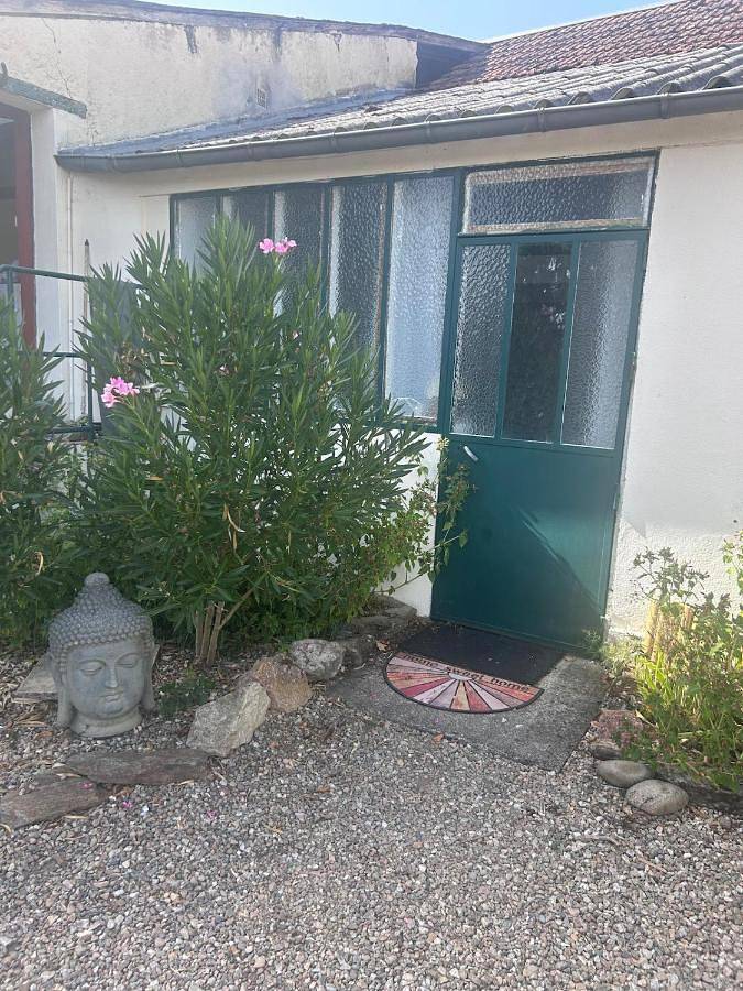 Maison d’hôte pour 2 personnes, avec Terrasse et Jardin ainsi que Piscine et Vue dans Culan