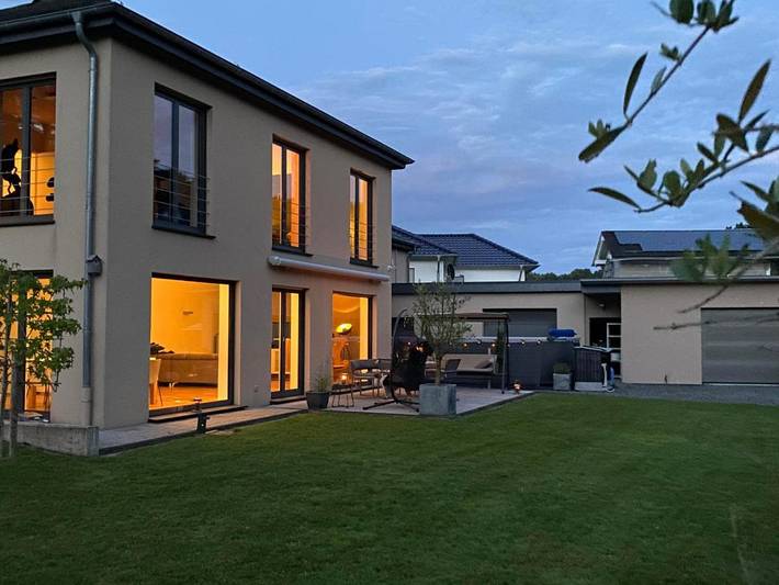 Ferienhaus für 8 Personen, mit Terrasse und Garten sowie Pool und Sauna in Landscheid