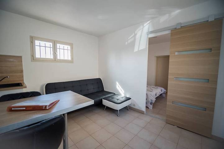 Location de vacances pour 4 personnes, avec terrasse ainsi que piscine et jardin à Le Crès - 2