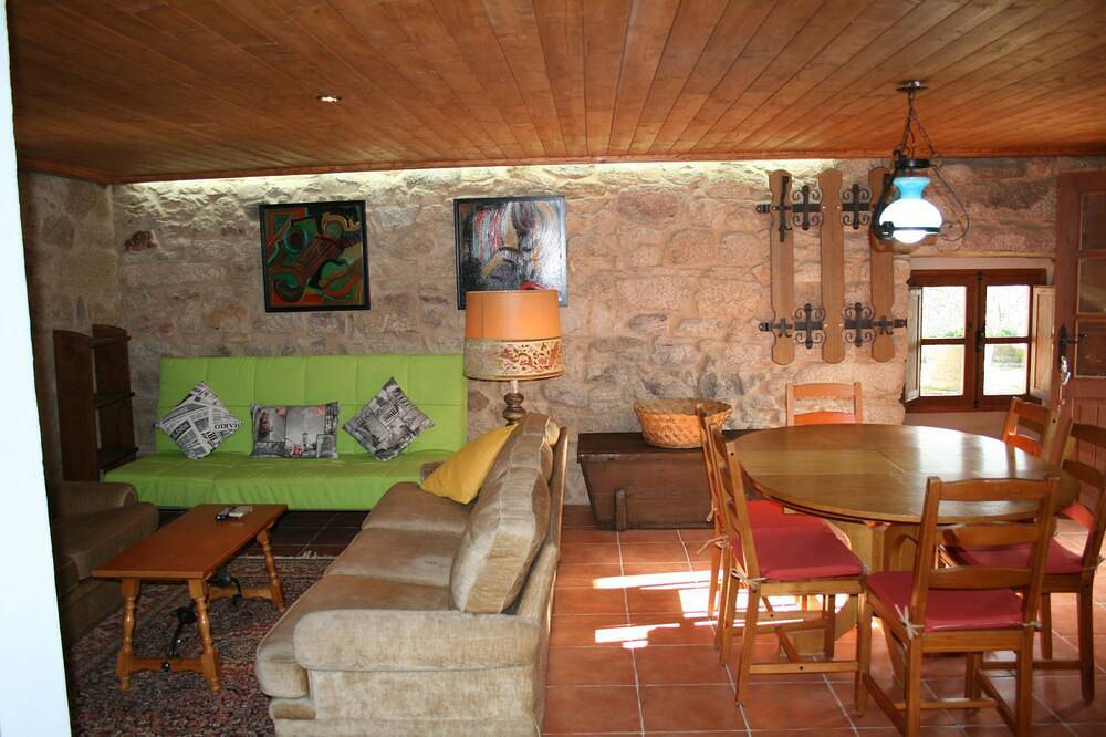 Ganze Wohnung, Ferienwohnung mit Charme in O Irixo, Ourense und Umgebung