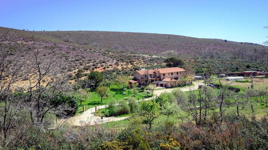 Casa rural para 3 personas, con vistas y jardín, Se admiten mascotas en Benavente y Los Valles