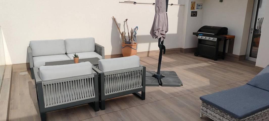 Geheel appartement, Appartement 'Penthouse Neuf Orihuela' met Uitzicht op Zee, Wi-Fi en Airconditioning in Orihuela, Costa Blanca