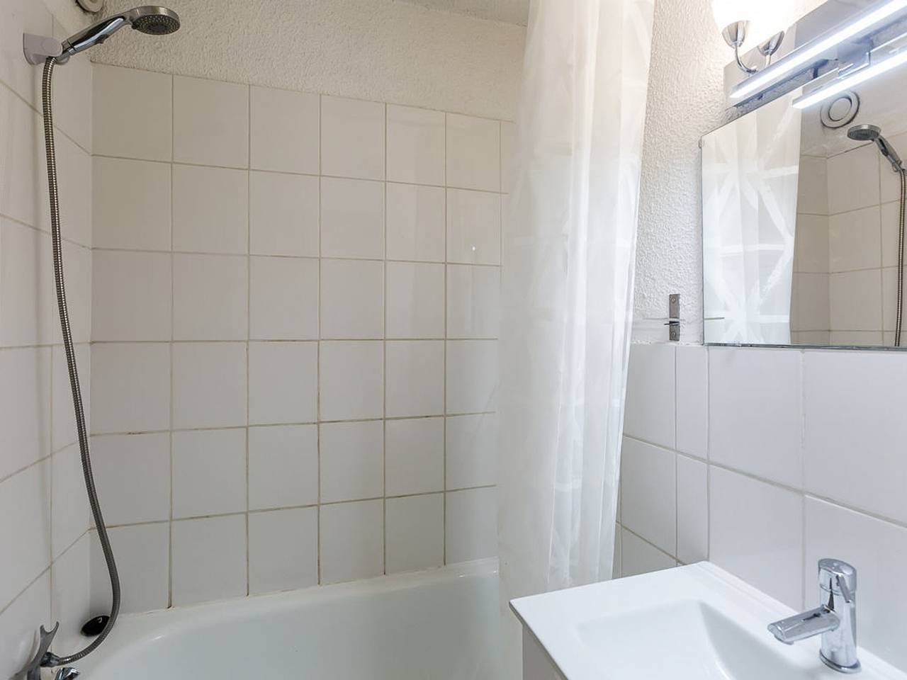 Estudio entero, Estudio renovado, 3 pers, cerca de pistas y tiendas, aparcamiento gratuito in Bellentre, La Plagne-Tarentaise