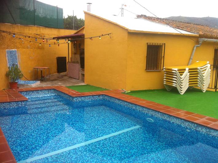 Casa de vacaciones para 8 personas, con terraza además de piscina y jardín - 1