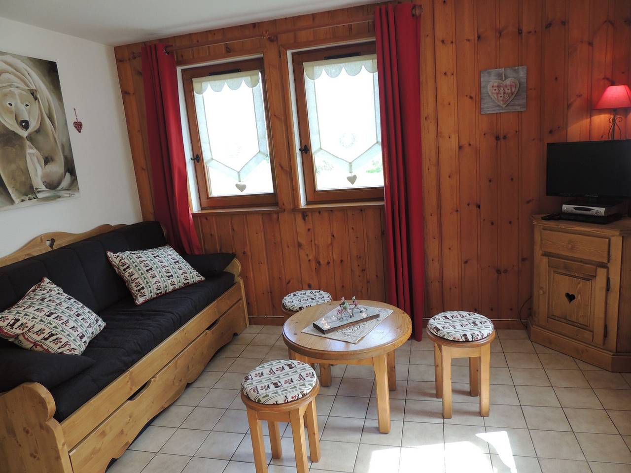 Entire apartment, Charming 2Br Apartment, 3-Star, Near Center, 4 Guests, Close to Slopes, Free End-Stay Cleaning in Les Gets, Les Portes du Soleil