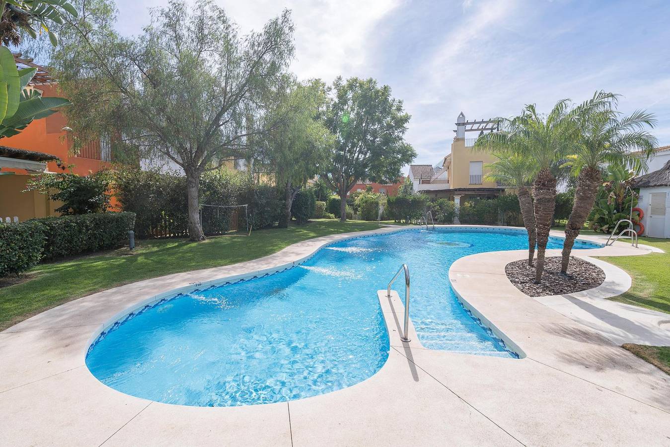 Rocio - Nice house in urbanisation with shared swimming pool and free Wifi in El Puerto de Santa María, Costa de la Luz