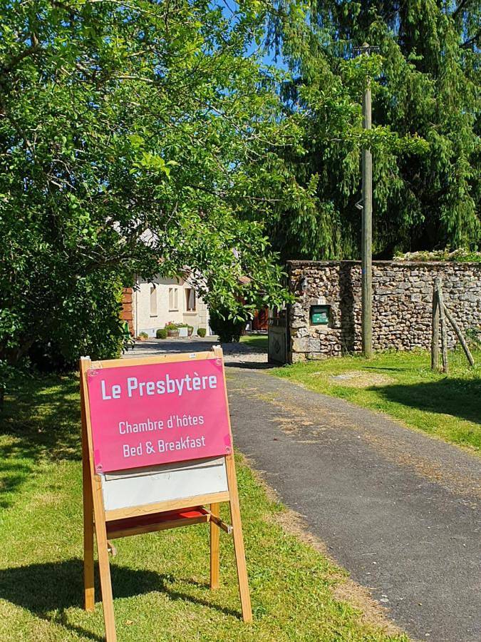 Le Presbytère Bed & Breakfast in Saint-Romain (Vienne), Vienne (France)