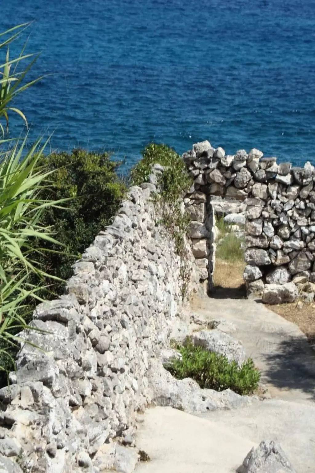 6 personas in Castro (Lecce), Provincia de Lecce