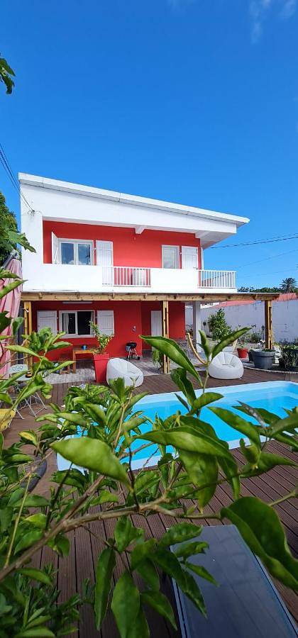 Cottage pour 2 personnes, avec terrasse ainsi que jardin et piscine dans Cambuston