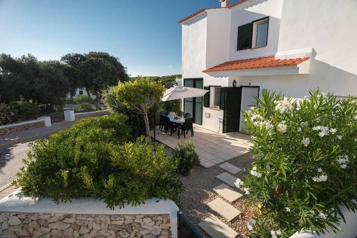 Chalet voor 5 personen, with tuin and uitzicht as well as zwembad op Menorca