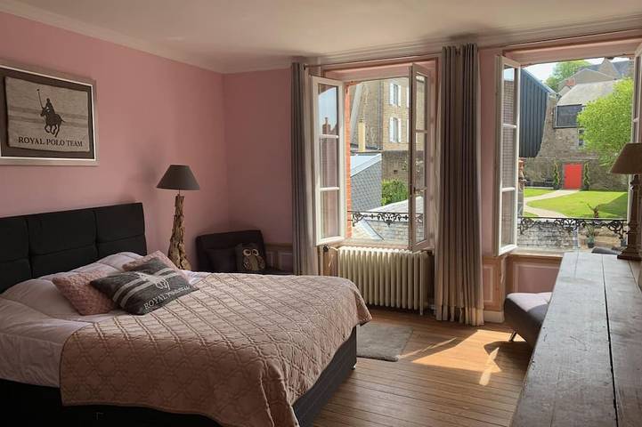 Gîte pour 15 personnes, avec jardin et balcon à Villedieu-les-Poêles - 3