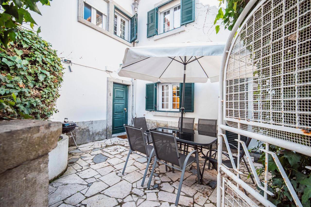 3 Bedroom Town House - Historic Centre of Cascais. 100 mts from the beach and centre of Cascais in Cascais e Estoril, Costa de Lisboa