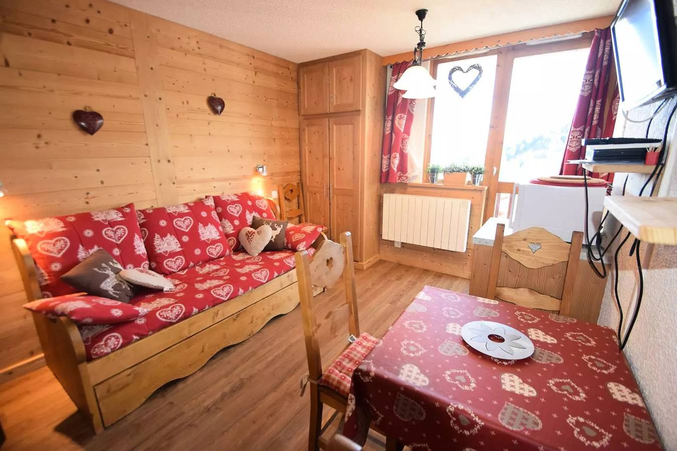 Chalet pour 4 Personnes dans Mâcot-la-Plagne, La Plagne-Tarentaise