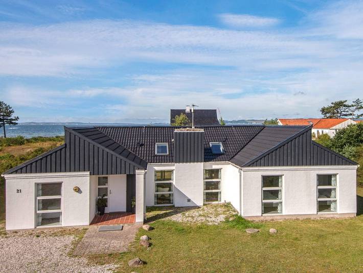 Ferienhaus für 10 Personen, mit Whirlpool und Terrasse sowie Pool und Sauna, kinderfreundlich - 1