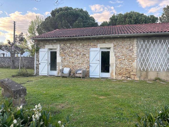 Location de vacances pour 6 personnes, avec jardin à Roquefort