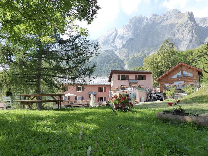 Maison de campagne pour 7 personnes, avec terrasse à Saint-Martin-de-la-Porte