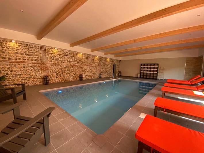 Hôtel pour 2 personnes, avec Terrasse et Jacuzzi ainsi que Jardin et Piscine