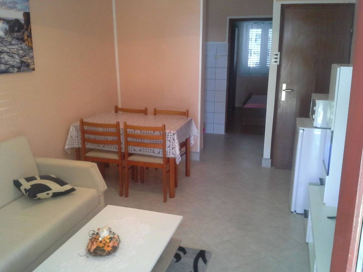 Ganze Wohnung, Baretic / Apartment A1 mit einem Schlafzimmer und Gemeinschaftspool in Crikvenica, Primorje-Gorski Kotar