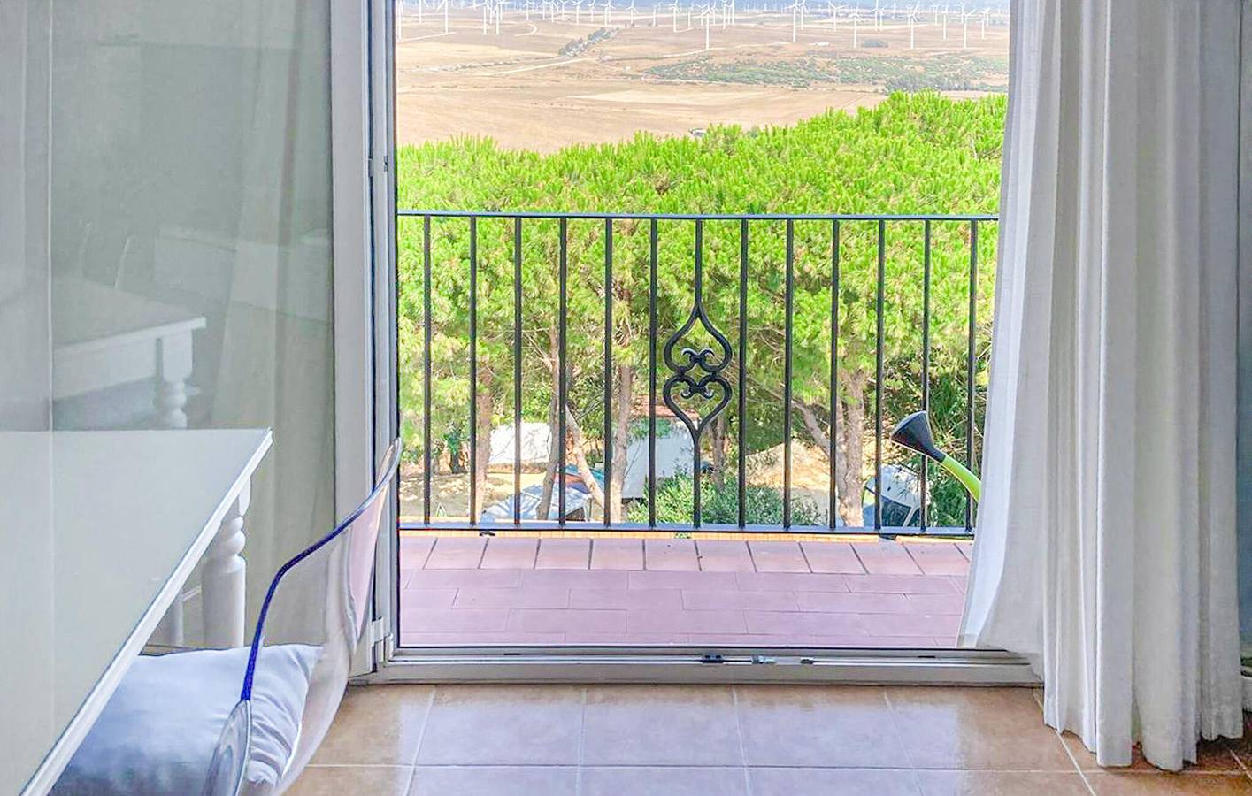 Apartamento vacacional entero, Moderno apartamento cerca del centro de la ciudad con WiFi in Facinas, Tarifa