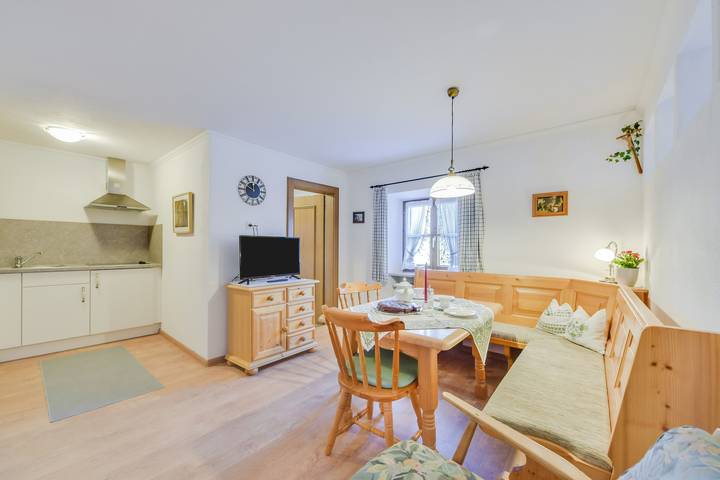 Ganze Wohnung, Ferienwohnung "Beim Kreuzfelder Gambskogel" mit Wlan, Garten & Bergblick in Inzell, Bayerische Alpen