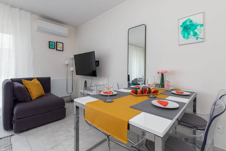Ganze Ferienwohnung, Ferienwohnung für 3 Personen mit Garten in Niechorze, Powiat gryficki