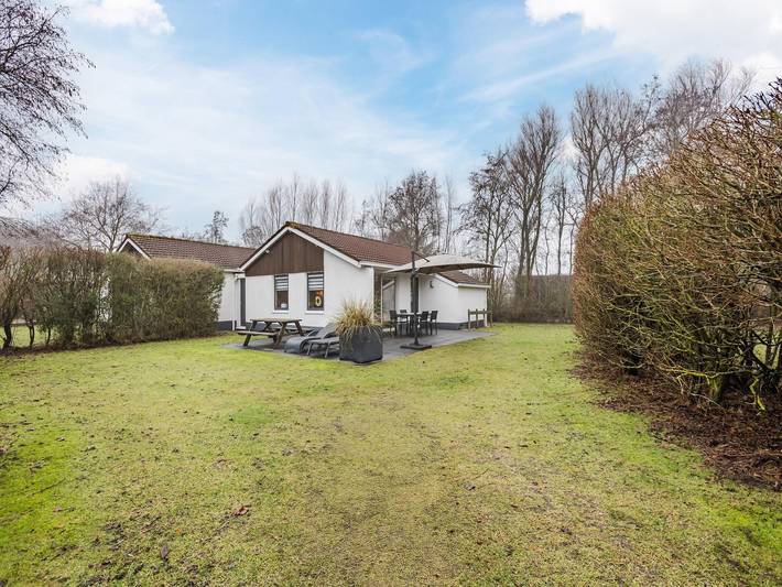 Ferienhaus für 4 Personen, mit Terrasse und Garten sowie Pool in Friesland