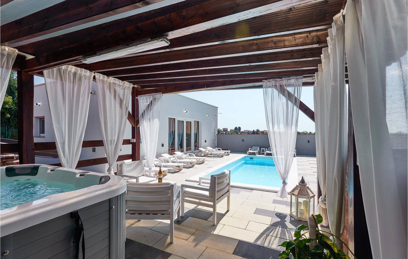 Casa de vacaciones para 14 personas con terraza in Kapela, Condado de Bjelovar-Bilogora