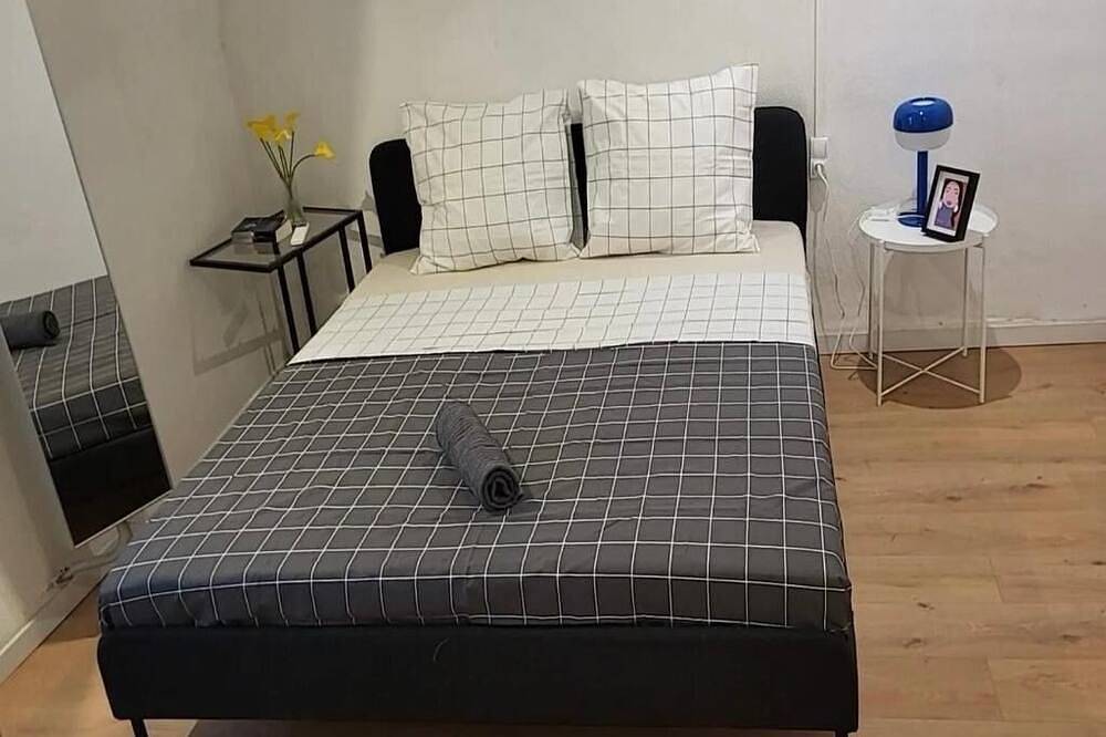 At the rampart in Montagnac, Côte d'Améthyste