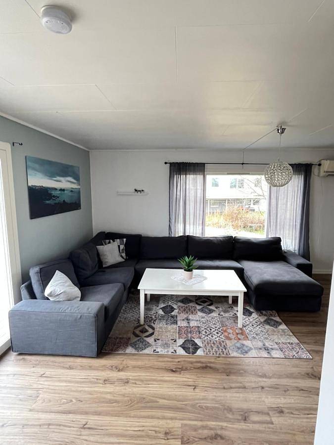 Ferienwohnung für 6 Personen, mit Balkon und Terrasse sowie Garten in Leknes - 3