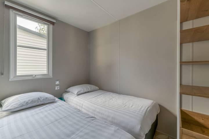 Caravane pour 6 personnes, avec terrasse et balcon/terrasse à Le Bourg-d'Oisans - 4