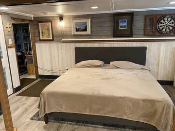 Vacation Home for 16 Guests in North Sea (NY), North Fork, Picture 1