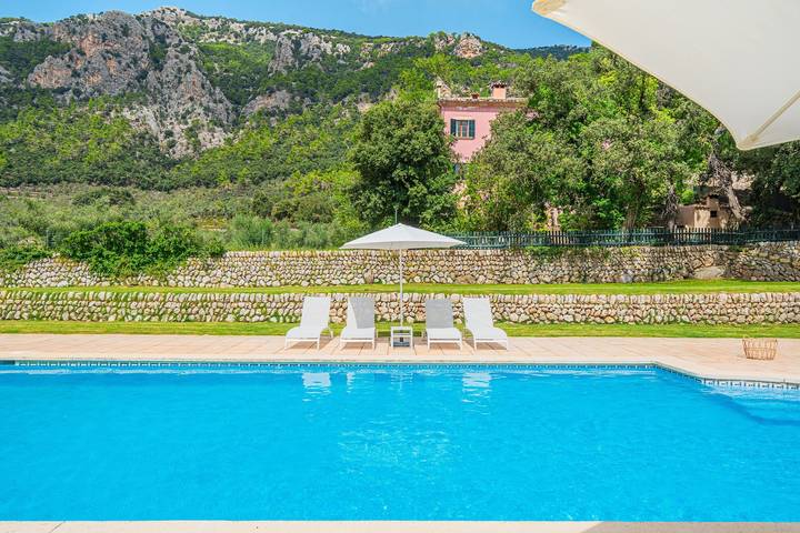 Finca für 12 Personen, mit Balkon und Garten in Bunyola