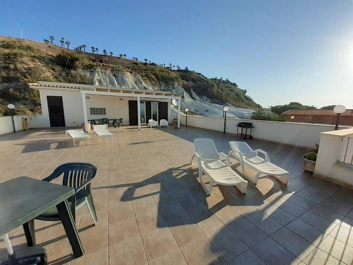 Gîte pour 4 personnes, avec vue et terrasse, adapté aux familles à Porto Empedocle - 3