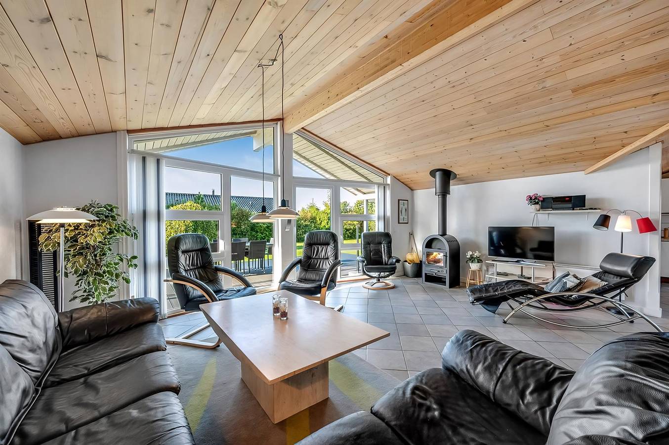 Stunning home in Tarm w/ 3 Bedrooms, Sauna and Wifi in Skaven Strand, Ringkøbing fjord