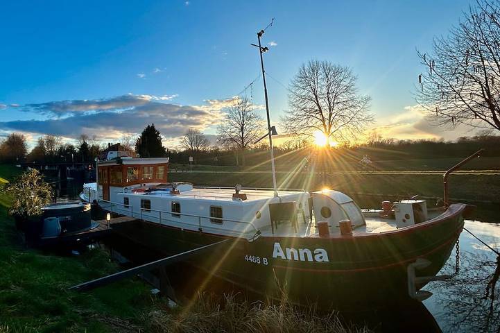 Péniche pour 2 personnes, avec Jacuzzi et Terrasse à Plobsheim