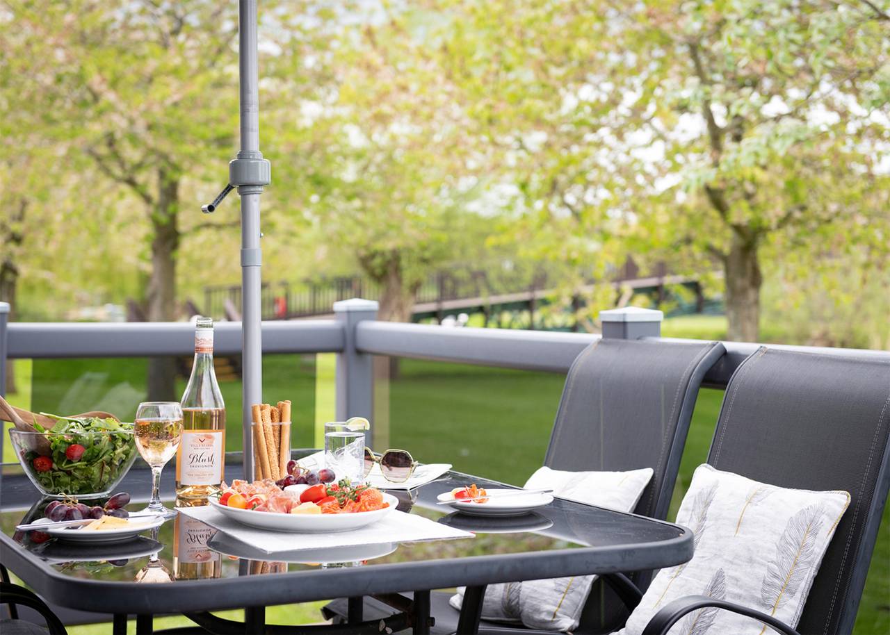 Shakespeare Lodge Pet Friendly in Stratford upon Avon, Warwickshire