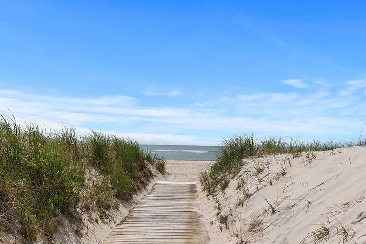 Vacation rental for 12 people, with yard and terrace in Hampton Bays