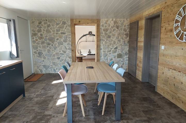 Gîte pour 6 personnes, avec Terrasse à Gilley