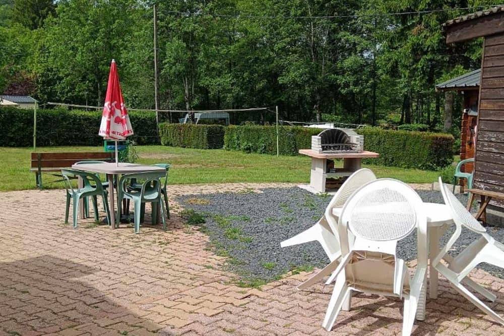 Mobile home with terrace - 3 guests in La Tour-d'Auvergne, Volcans d'Auvergne Regional Nature Park