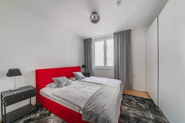 Ganze Wohnung, 2 Zimmer Apartment mit Blick auf den Garten in Gmunden, Bezirk Gmunden