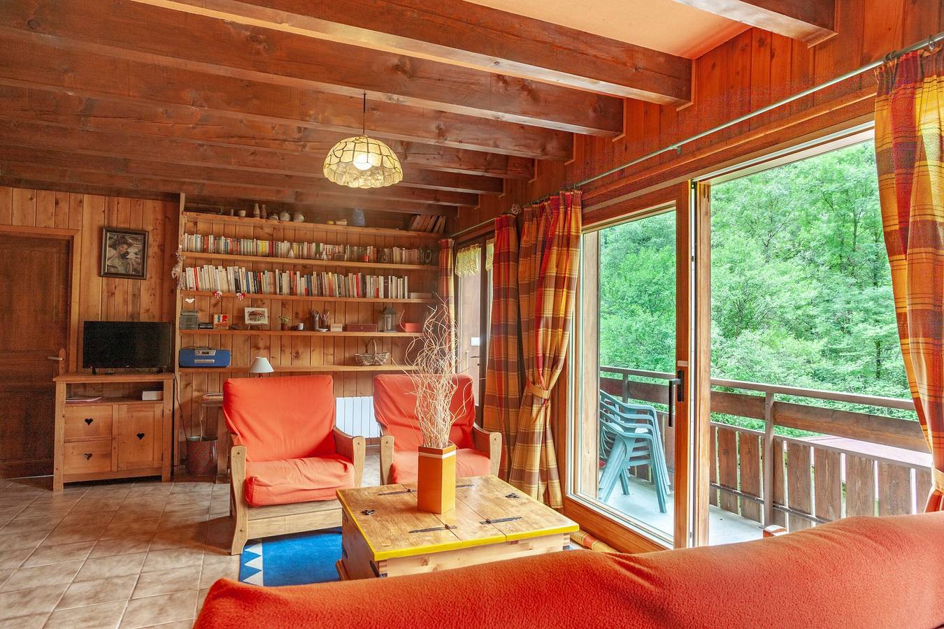 Appartement entier, Appartement 'Grand Appartement Proche Gd Bornand' avec Vue sur la Montagne, Jardin Commun et Balcon in Glières-Val-de-Borne, Région de Bonneville