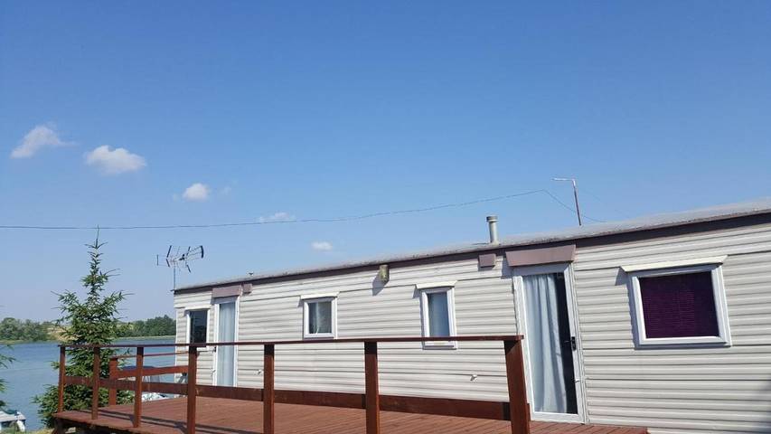 Camping für 6 Personen, mit Seeblick und Ausblick sowie Terrasse in den Masuren