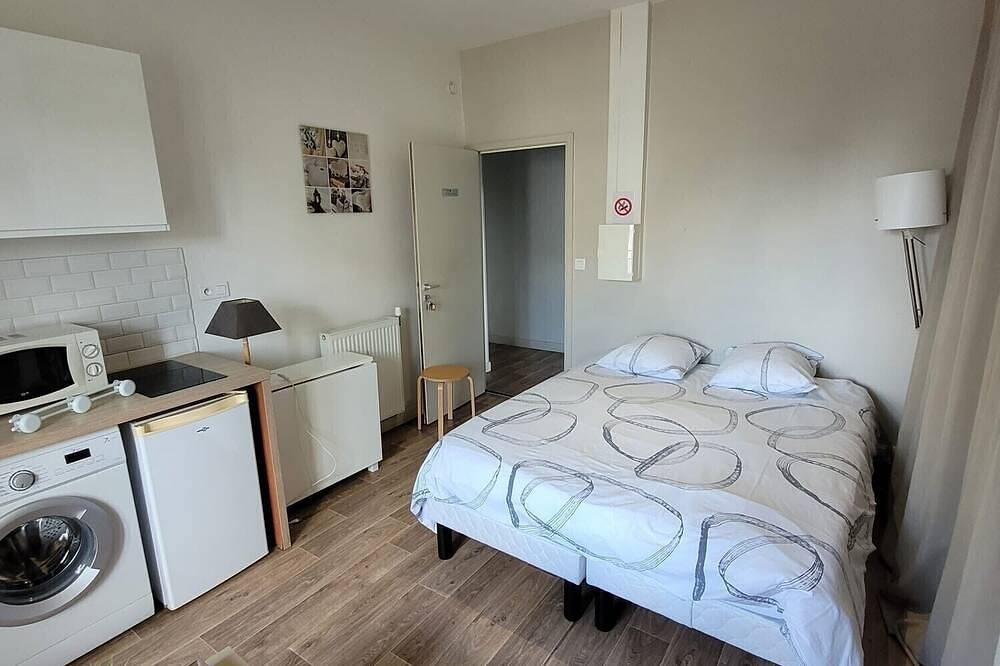 Ganze Wohnung, Studio Victor Hugo-Apartment-Komfort-Ensuite mit Dusche in Besançon, Doubs