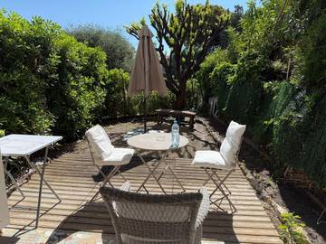 Gîte pour 2 personnes, avec vue ainsi que jardin et terrasse, animaux acceptés à Beaulieu-sur-Mer