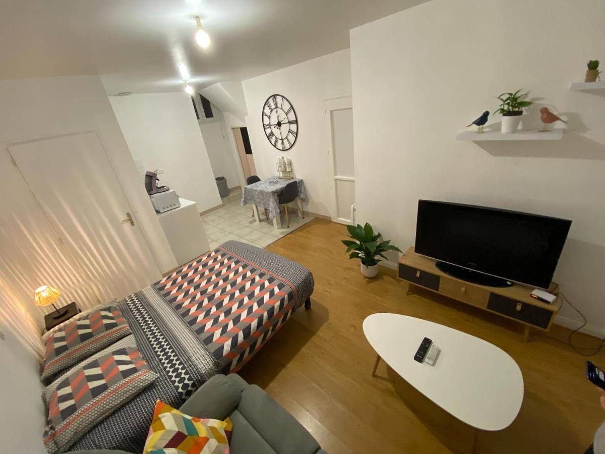 Appartement entier, One-Bedroom Apartment in Excideuil, Périgord Vert