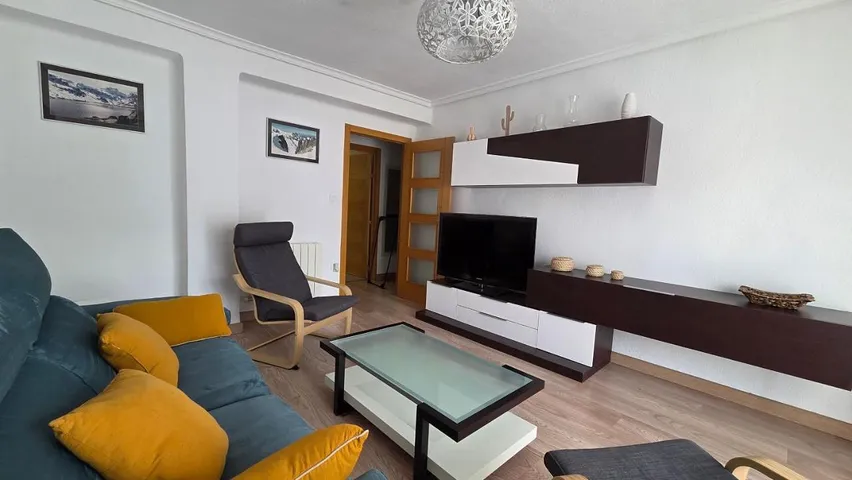 Apartamento de vacaciones para 6 personas, con balcón y vistas - 1
