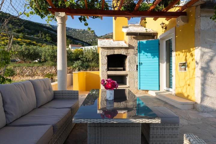 Villa pour 4 personnes, avec piscine ainsi que vue et jardin à Bol - 3